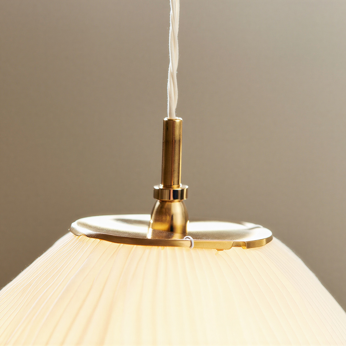 Loftlampe i metal og stof | Cylindrisk E27 pendellampe