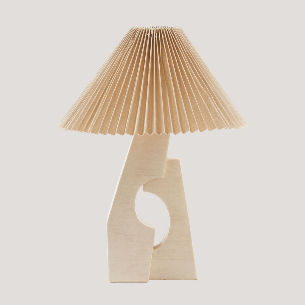 Bordlampe i træ og stof
