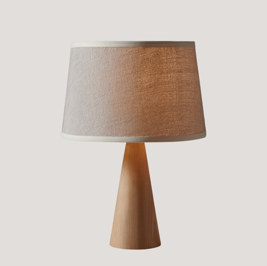 Bordlampe i træ og stof | E27 med 2700K varmhvidt lys