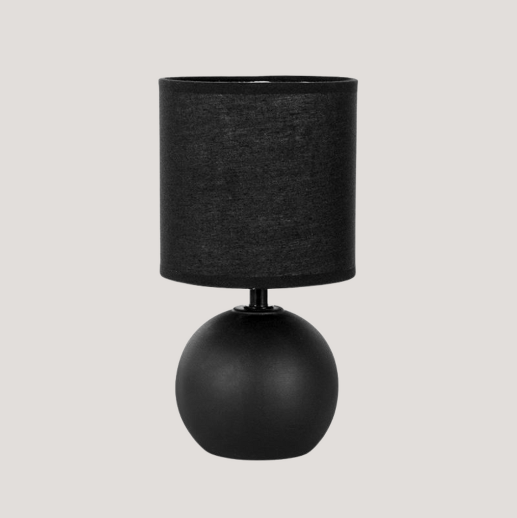 Bordlampe i keramik og stof | E26/E27 med varmt lys