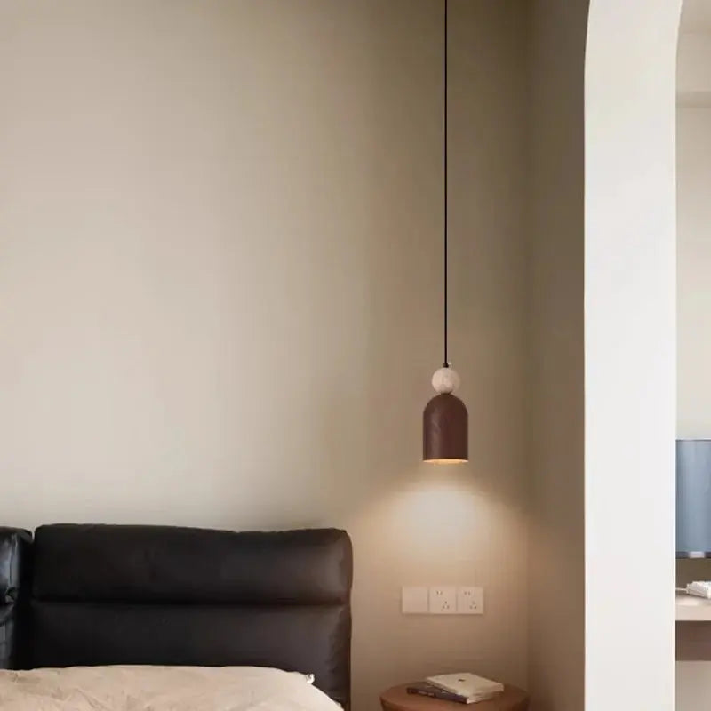 Loftlampe i træ og sten | Højdejusterbar LED pendellampe