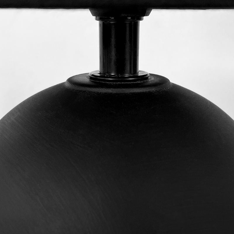 Bordlampe i keramik og stof | E26/E27 med varmt lys