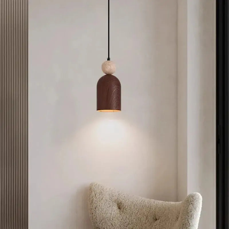 Loftlampe i træ og sten | Højdejusterbar LED pendellampe