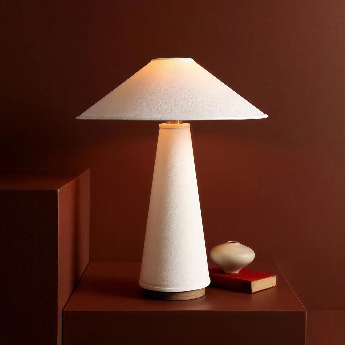 Bordlampe i metal og stof