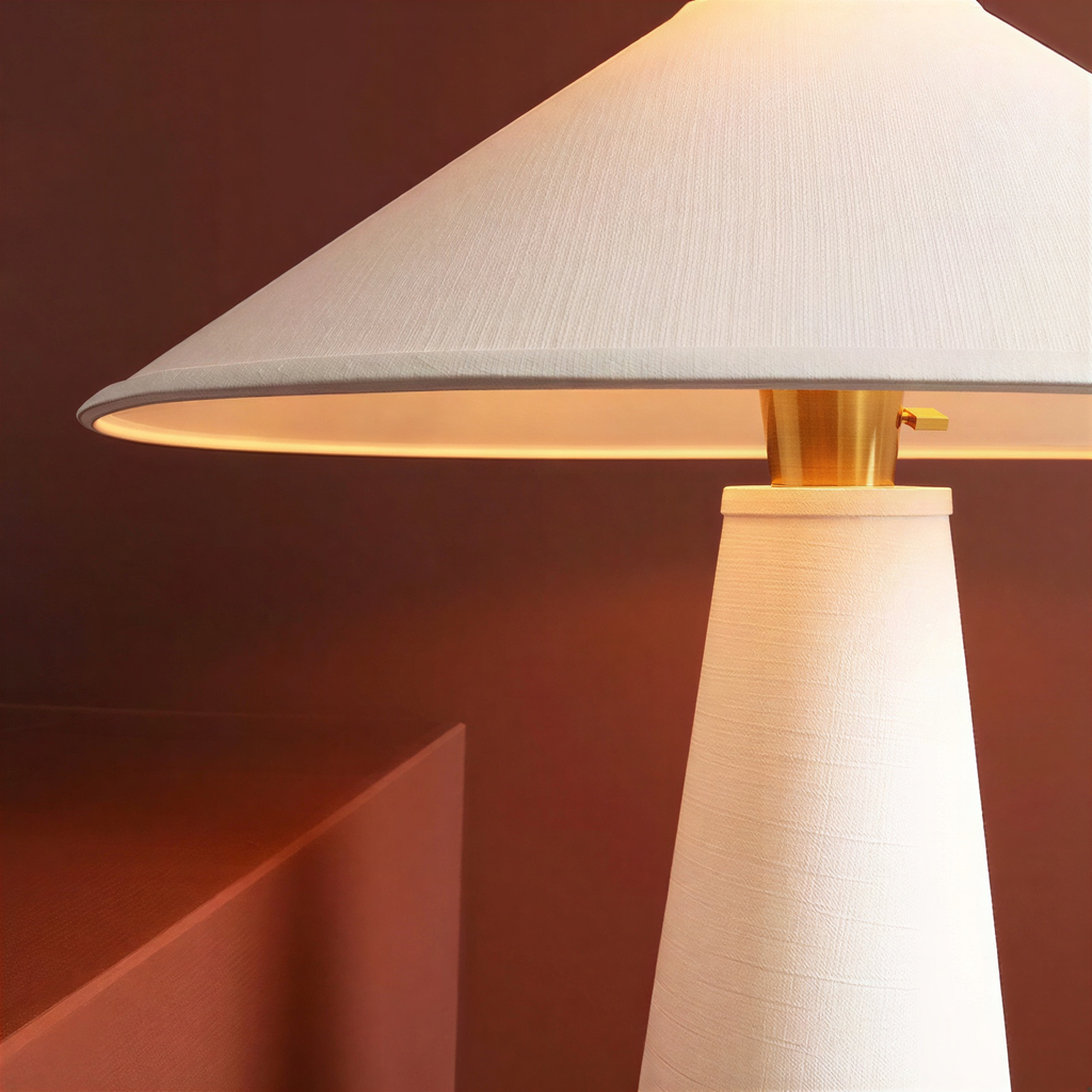 Bordlampe i metal og stof